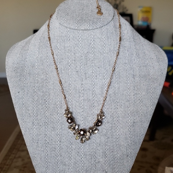 Chloe + Isabel Jewelry - Chloe +Isabel Petite Rose Necklace Chloe + Isabel Jewelry - Chloe +Isabel Petite Rose Necklace